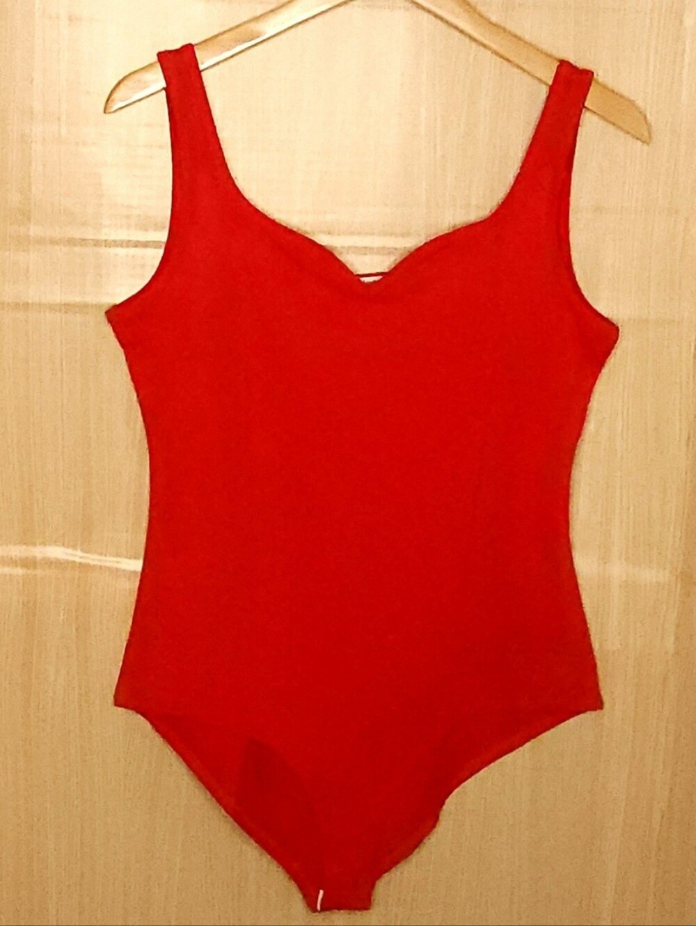 Bellelovin women’s new red sleeveless scalloped neck bodysuit XL